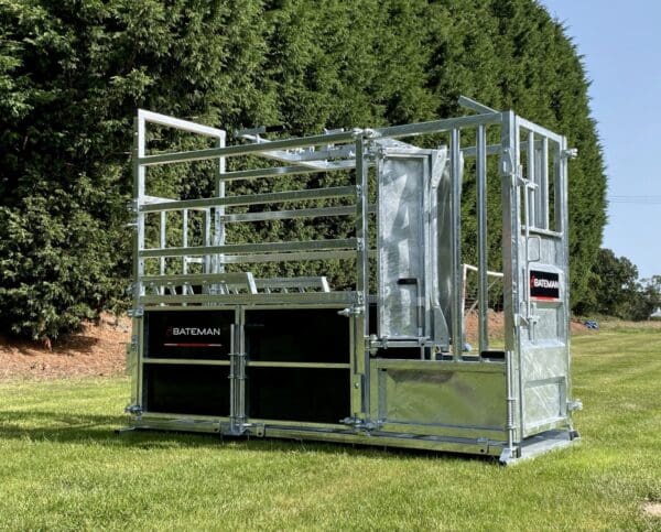 Bateman Hybrid Cattle Crush