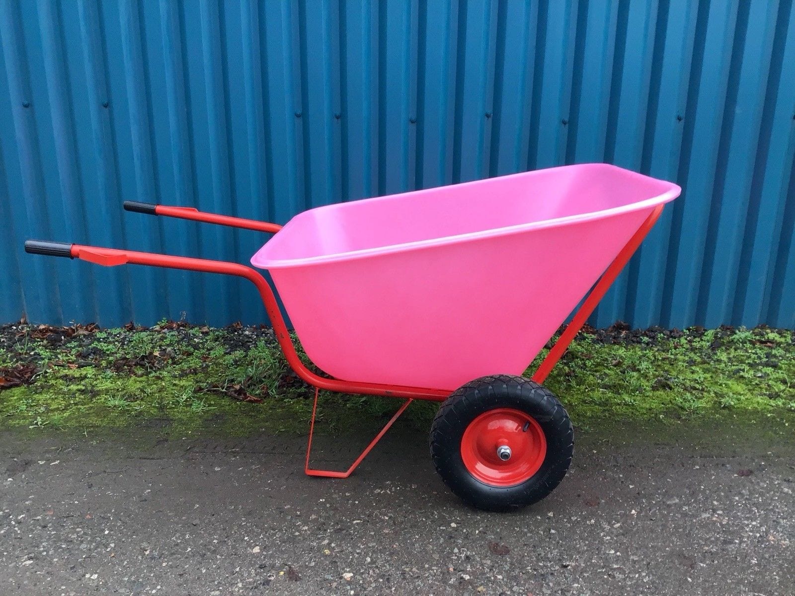 300 Ltr Wheelbarrow PINK BORDER PLANT SALES LTD
