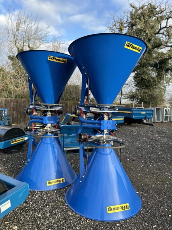 Fleming 450L single disc Fertiliser Spreader - Image 4