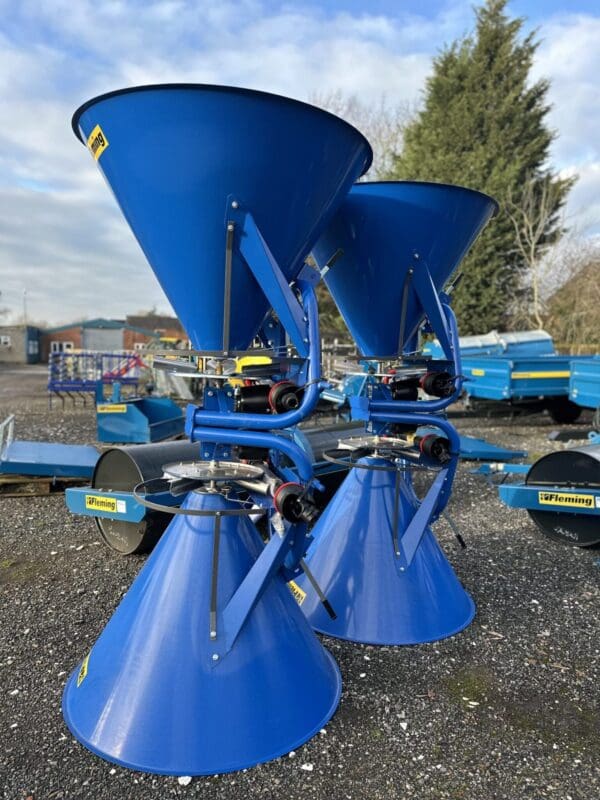 Fleming 450L single disc Fertiliser Spreader - Image 3