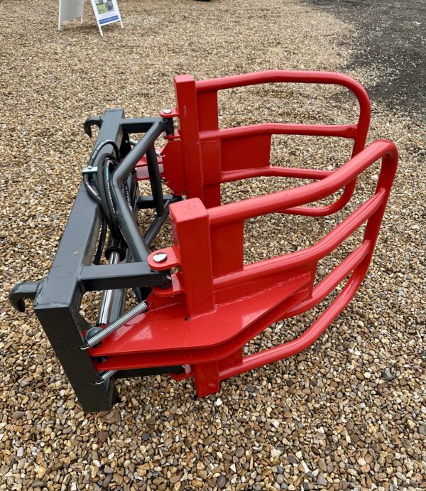 Round Bale Cuddle Grab