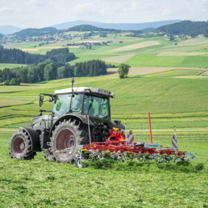 Pottinger Hit 6.61 Tractor Mounted Tedder