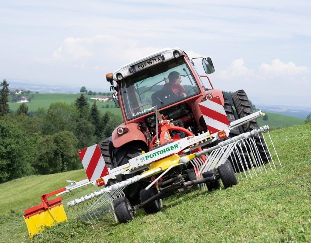 Pottinger Top 342 Single Rotor Rake – Compact Maneuverability for Corners and Steep Terrain