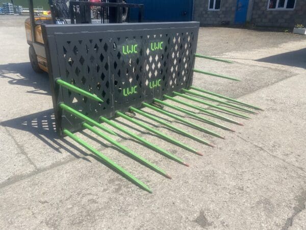 8ft LWC Grass fork C/W cone and pin brackets