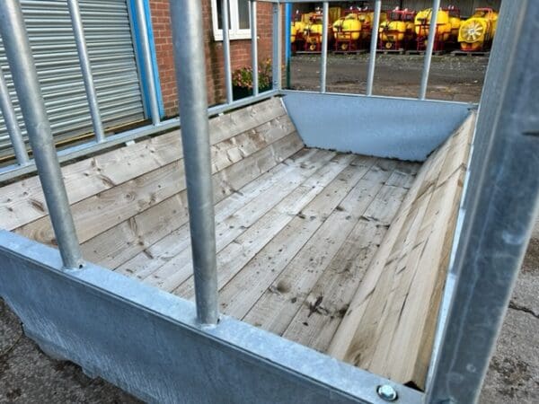 8ft x 5ft Fodder Bin - Image 2