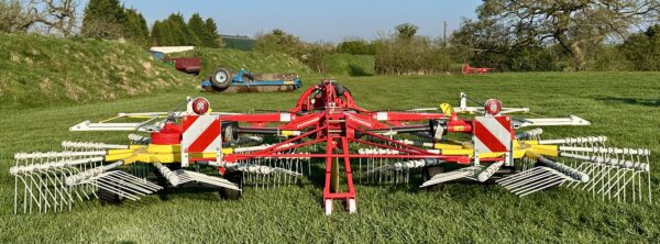 Pottinger Top 612 Mounted Rake - Exceptional Maneuverability and Advanced Performance for Premier Forage Quality - Image 4