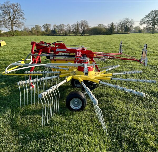Pottinger Top 612 Mounted Rake - Exceptional Maneuverability and Advanced Performance for Premier Forage Quality - Image 3