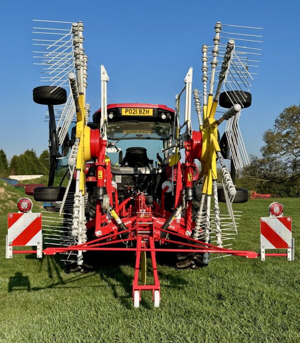 Pottinger Top 612 Mounted Rake - Exceptional Maneuverability and Advanced Performance for Premier Forage Quality - Image 2