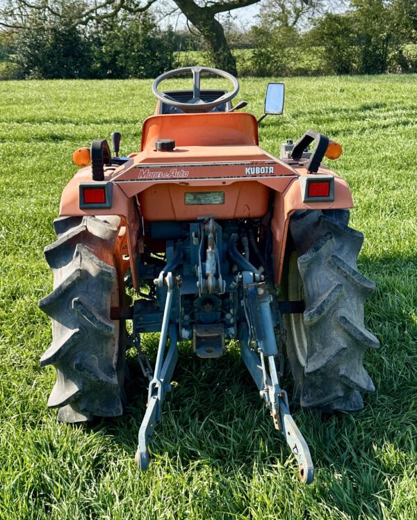 Kubota B1-14 Compact Tractor - Image 5