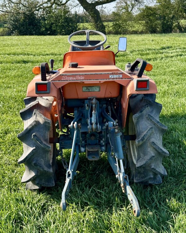 Kubota B1-14 Compact Tractor - Image 5