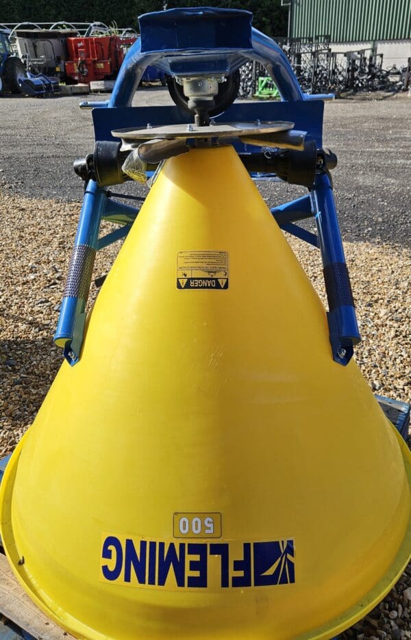 Fleming Plastic Hopper Fertiliser Spreader - Image 2