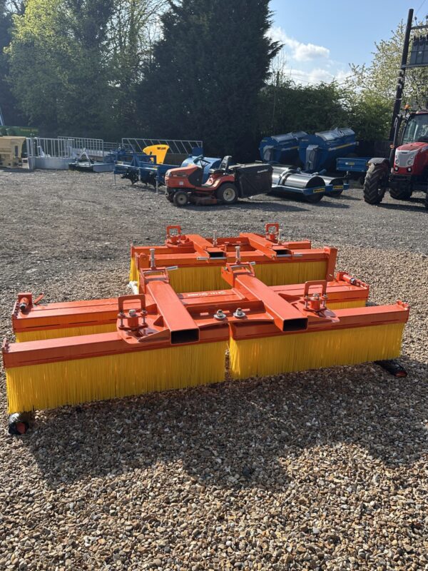 Pallet Fork Yard Brush