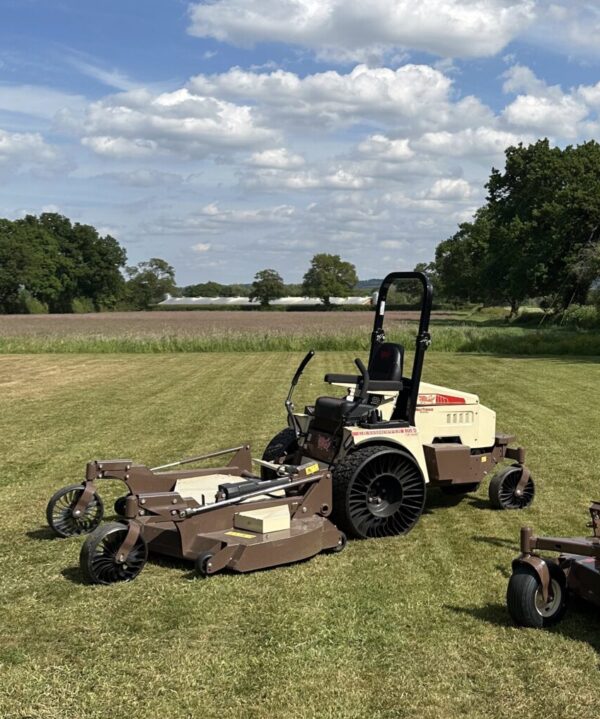 Grasshopper Mower 400D-61" Deck - Image 2