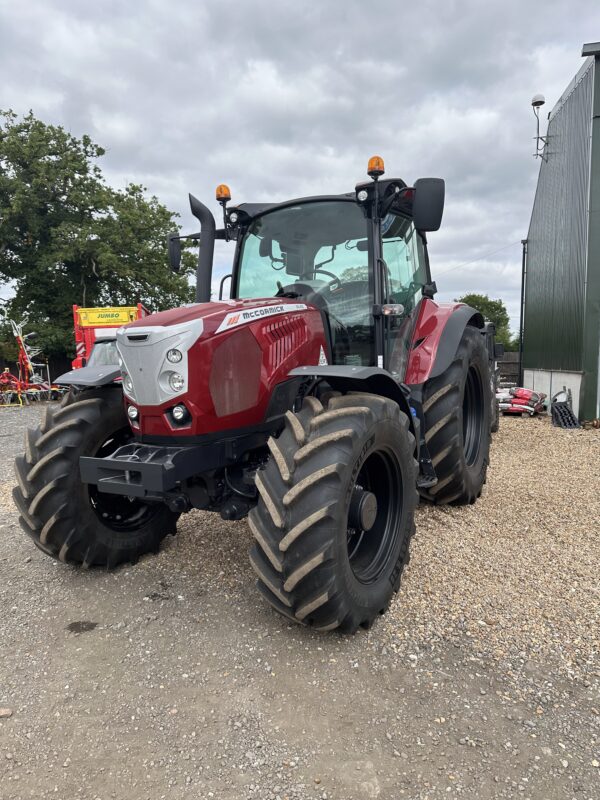 McCormick X6.413 Tractor - Image 4