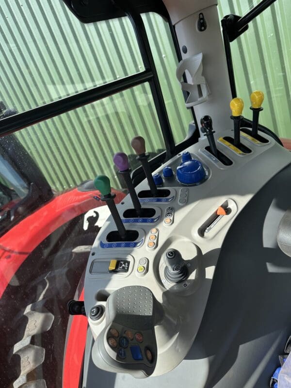 McCormick X7.618 Tractor - Image 8