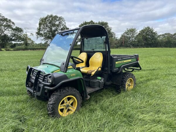 John Deere 855D Gator
